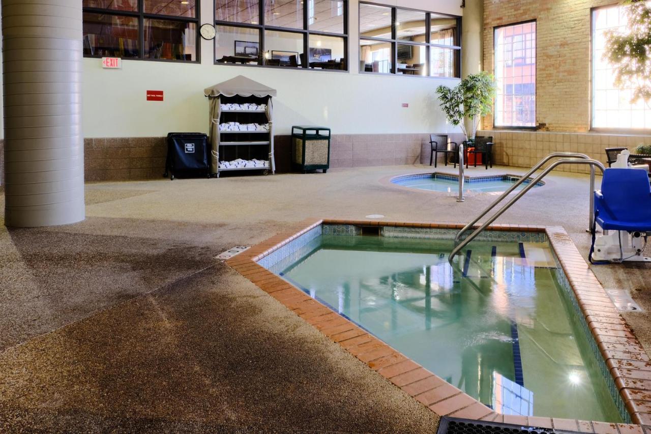 Pet-Friendly Canal Park Condonear Lakewalk Pool Duluth Exterior foto