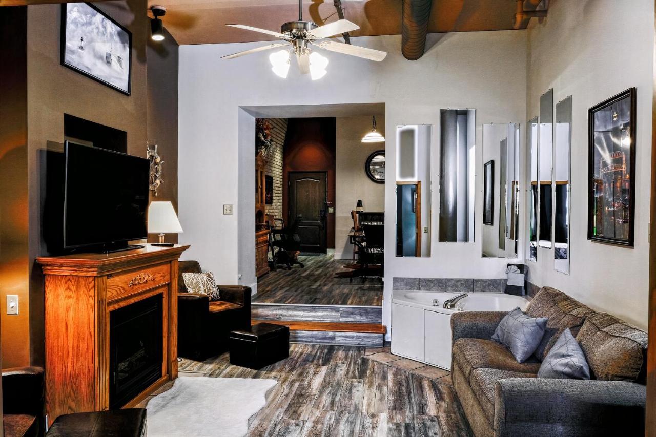 Pet-Friendly Canal Park Condonear Lakewalk Pool Duluth Exterior foto